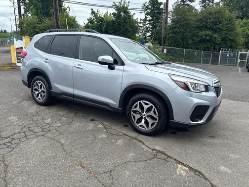 Ice Silver Metallic 2020 Subaru Forester Premium
