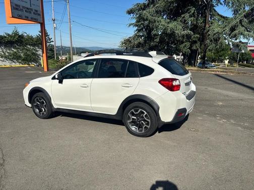 Pearl White 2016 Subaru Crosstrek 2.0i Premium