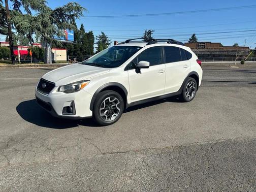 Pearl White 2016 Subaru Crosstrek 2.0i Premium
