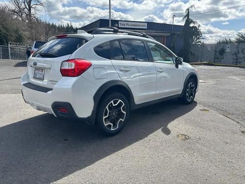Pearl White 2016 Subaru Crosstrek 2.0i Premium