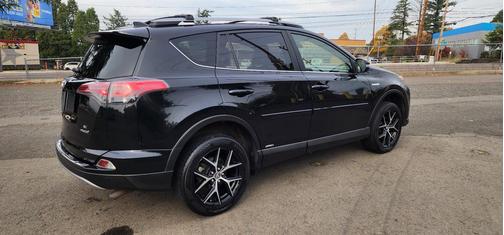 2018 Toyota RAV4 Hybrid SE