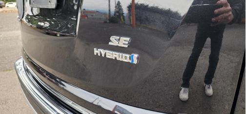 2018 Toyota RAV4 Hybrid SE