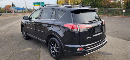 2018 Toyota RAV4 Hybrid SE
