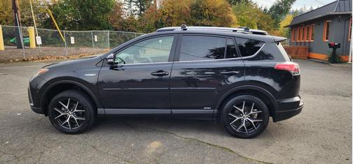 2018 Toyota RAV4 Hybrid SE