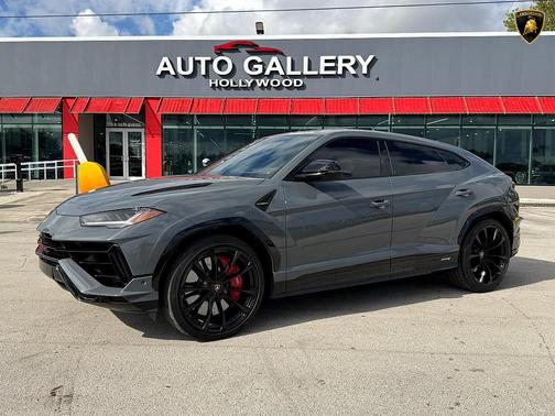 2023 Lamborghini Urus S