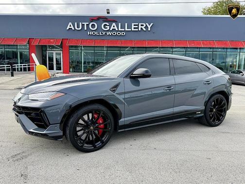 2023 Lamborghini Urus S