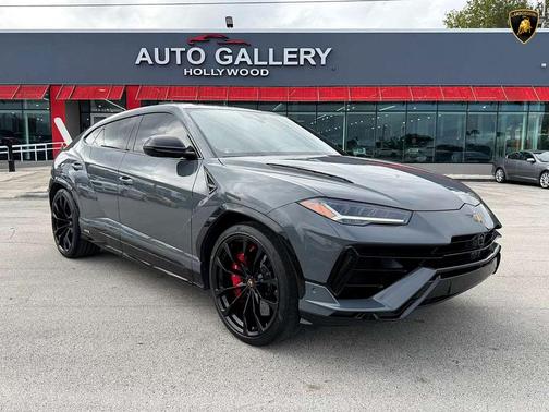 2023 Lamborghini Urus S