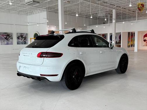 2017 Porsche Macan Turbo