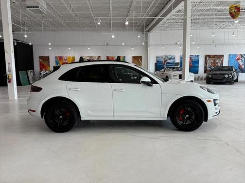 2017 Porsche Macan Turbo