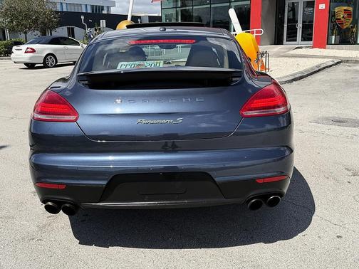 Yachting Blue Metallic 2014 Porsche Panamera 4