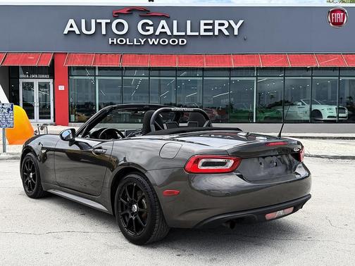 Moda Gray Metallic 2019 FIAT 124 Spider Base