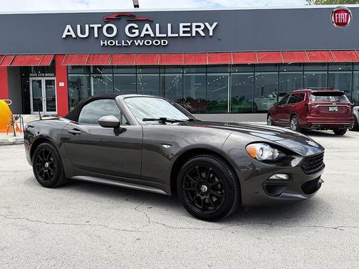 Moda Gray Metallic 2019 FIAT 124 Spider Base