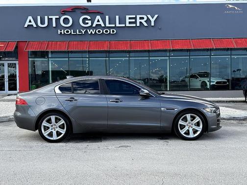 2018 Jaguar XE 25t Premium