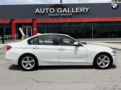 White 2014 BMW 320 i