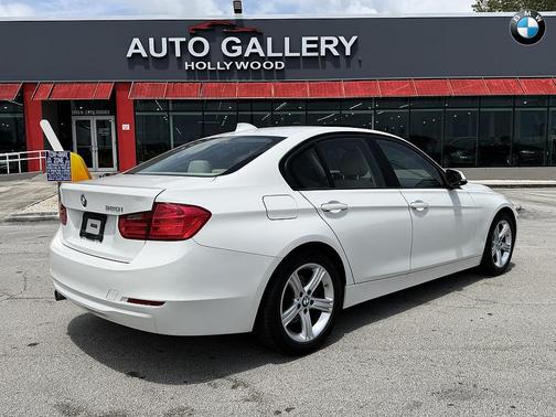 White 2014 BMW 320 i