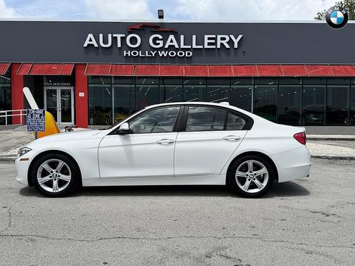 White 2014 BMW 320 i
