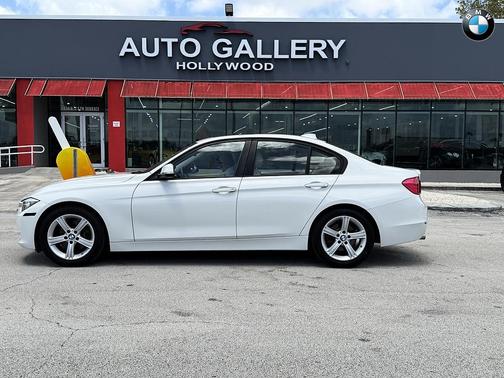 White 2014 BMW 320 i