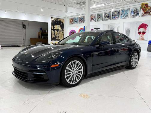 2018 Porsche Panamera 4