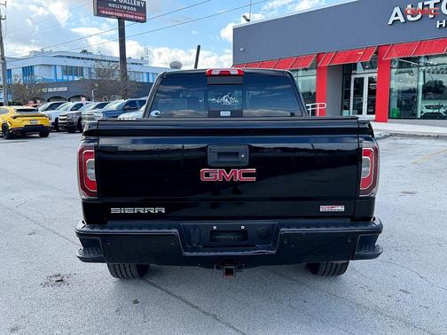 Onyx Black 2017 GMC Sierra 1500 SLT