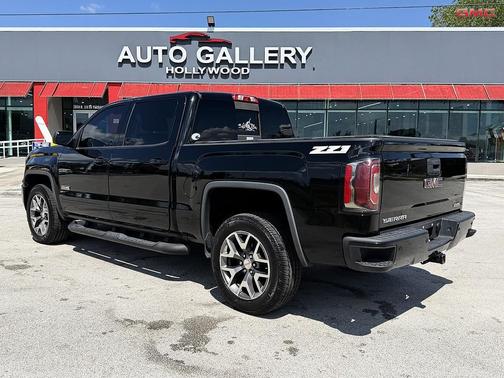 Onyx Black 2017 GMC Sierra 1500 SLT