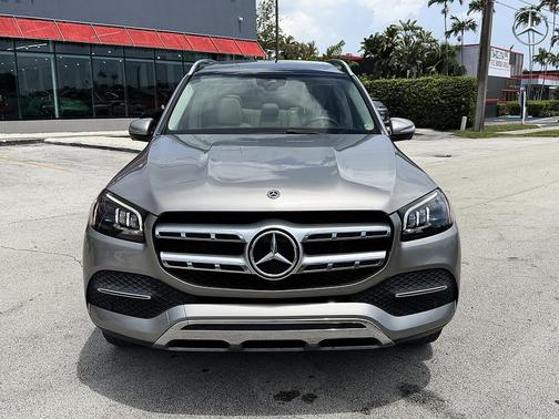 Beige 2021 Mercedes-Benz GLS 450 4MATIC