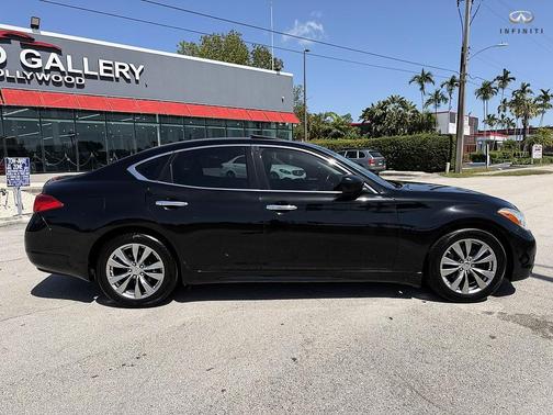 Black 2013 INFINITI M37 Base