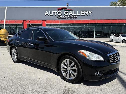 Black 2013 INFINITI M37 Base