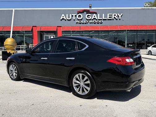 Black 2013 INFINITI M37 Base