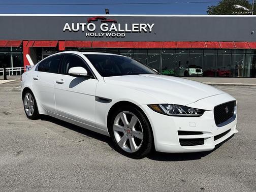 Fuji White 2018 Jaguar XE 25t Premium