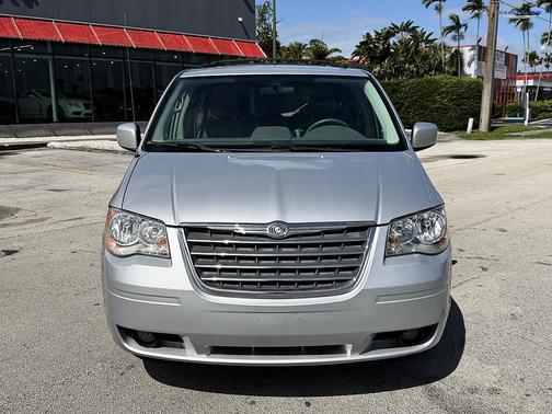 Bright Silver Metallic Clearcoat 2010 Chrysler Town & Country Touring