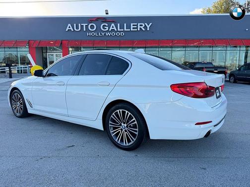 2020 BMW 530 530i