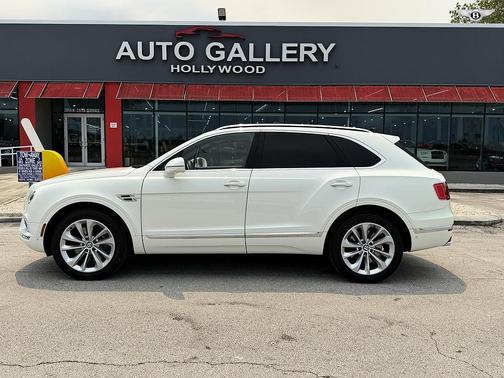 White 2017 Bentley Bentayga W12