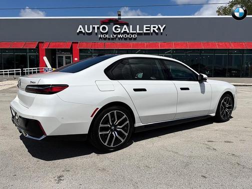 2024 BMW 740
