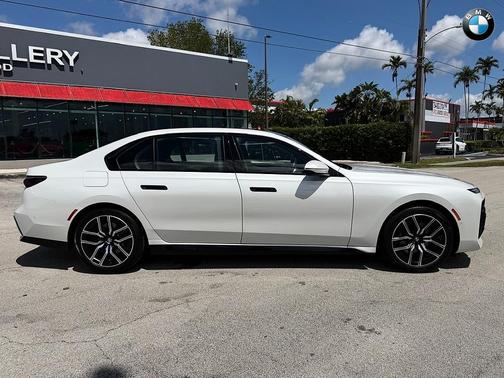 2024 BMW 740
