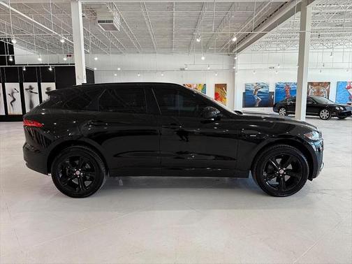 2017 Jaguar F-PACE 35t R-Sport