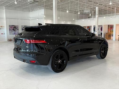 2017 Jaguar F-PACE 35t R-Sport