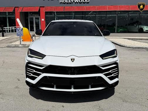 White 2021 Lamborghini Urus
