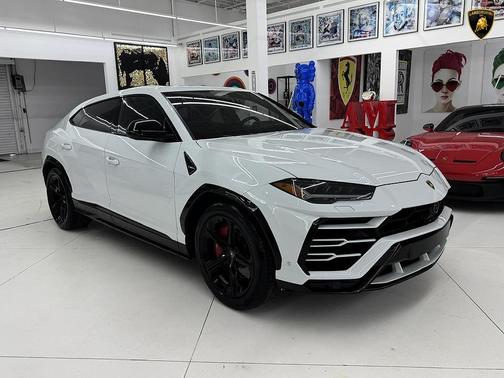 White 2021 Lamborghini Urus