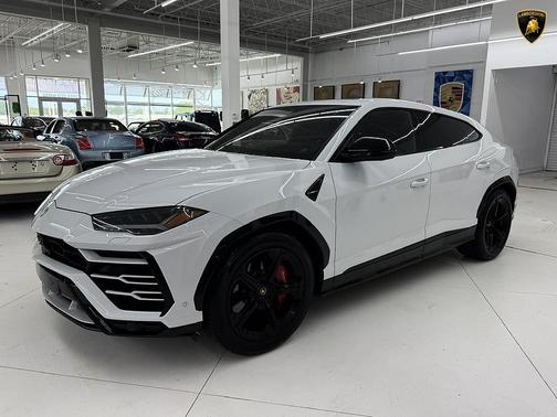 White 2021 Lamborghini Urus