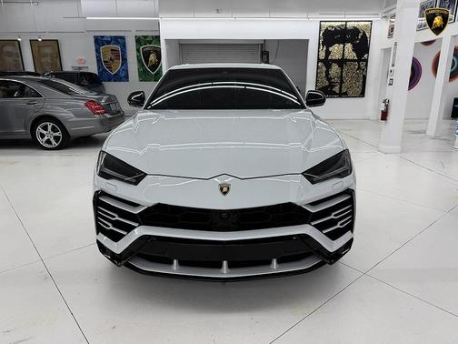 White 2021 Lamborghini Urus