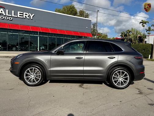 2022 Porsche Cayenne Cayenne