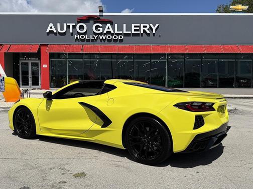 Accelerate Yellow Metallic 2023 Chevrolet Corvette Stingray w/1LT