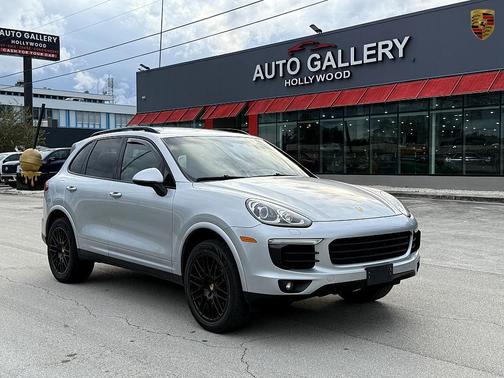 2017 Porsche Cayenne Platinum Edition