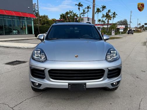 2017 Porsche Cayenne Platinum Edition