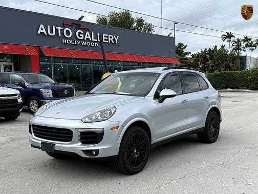 2017 Porsche Cayenne Platinum Edition