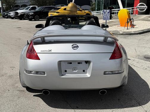 Gray 2007 Nissan 350Z Grand Touring