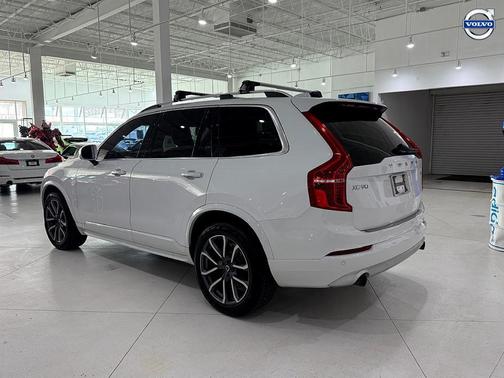 2019 Volvo XC90 T5 Momentum
