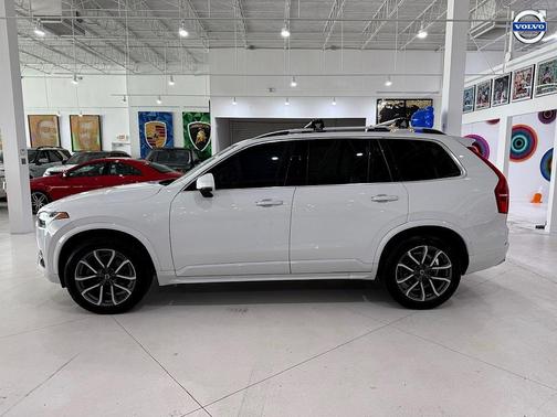 2019 Volvo XC90 T5 Momentum