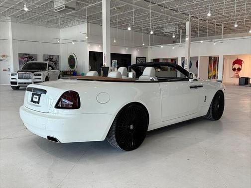 2016 Rolls-Royce Dawn Base