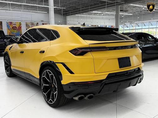 2024 Lamborghini Urus Performante